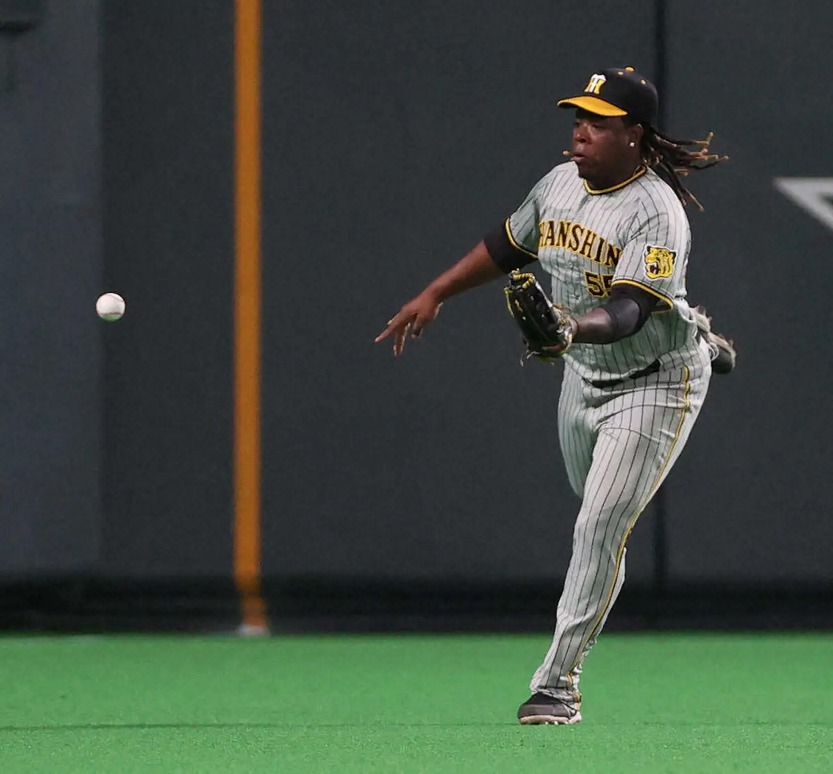 【画像・写真】日本一阪神　あれれ、オープン戦4連敗　「守役」になるはずのミエちゃん、失策で勝ち越し点献上