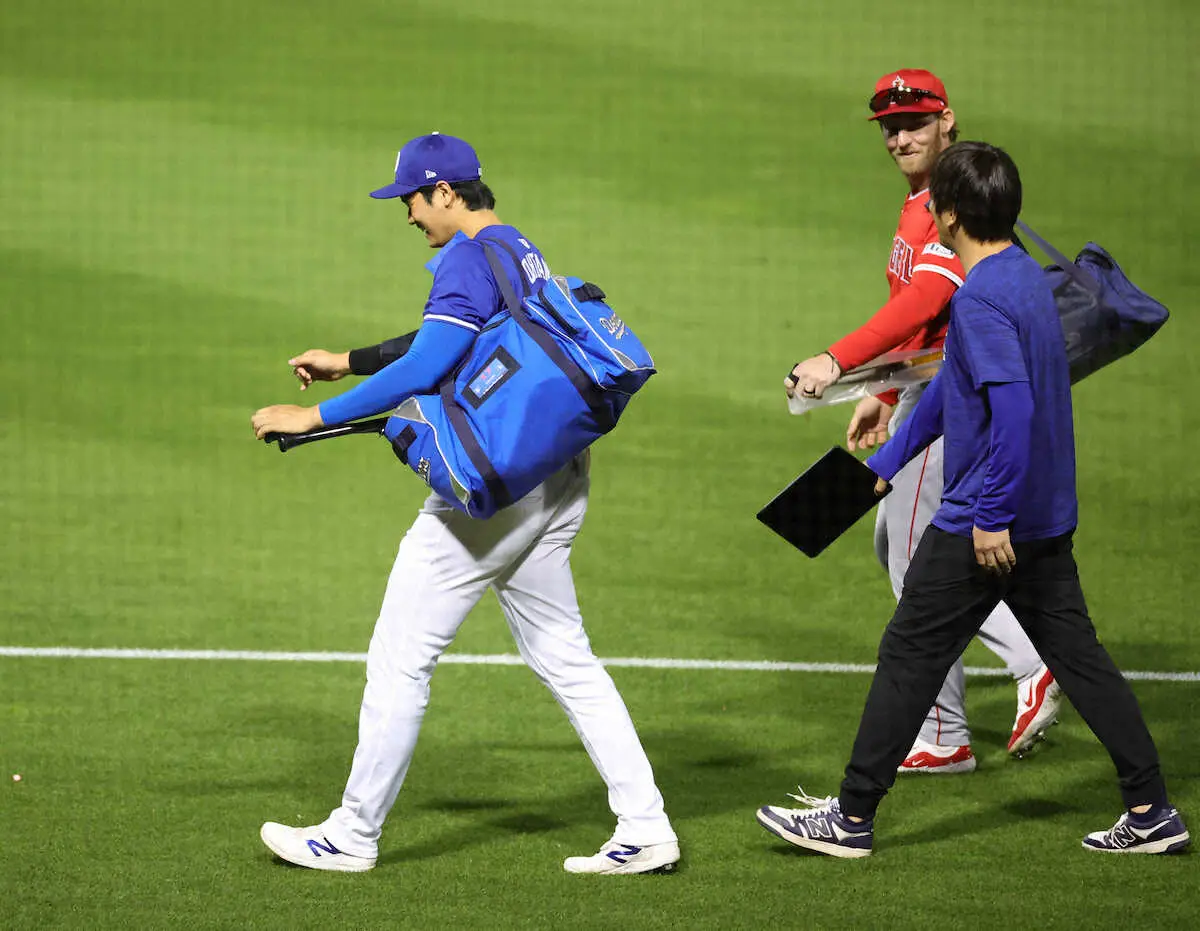 【画像・写真】大谷翔平　トラウトとの友情は永遠に――再会し抱擁交わす　移籍後初の古巣との一戦