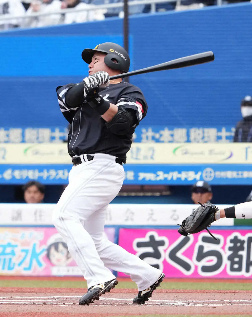 【画像・写真】ソフトバンク山川穂高　出場8試合で4本目のアーチ「開幕に向けていい感覚を続けていきたい」
