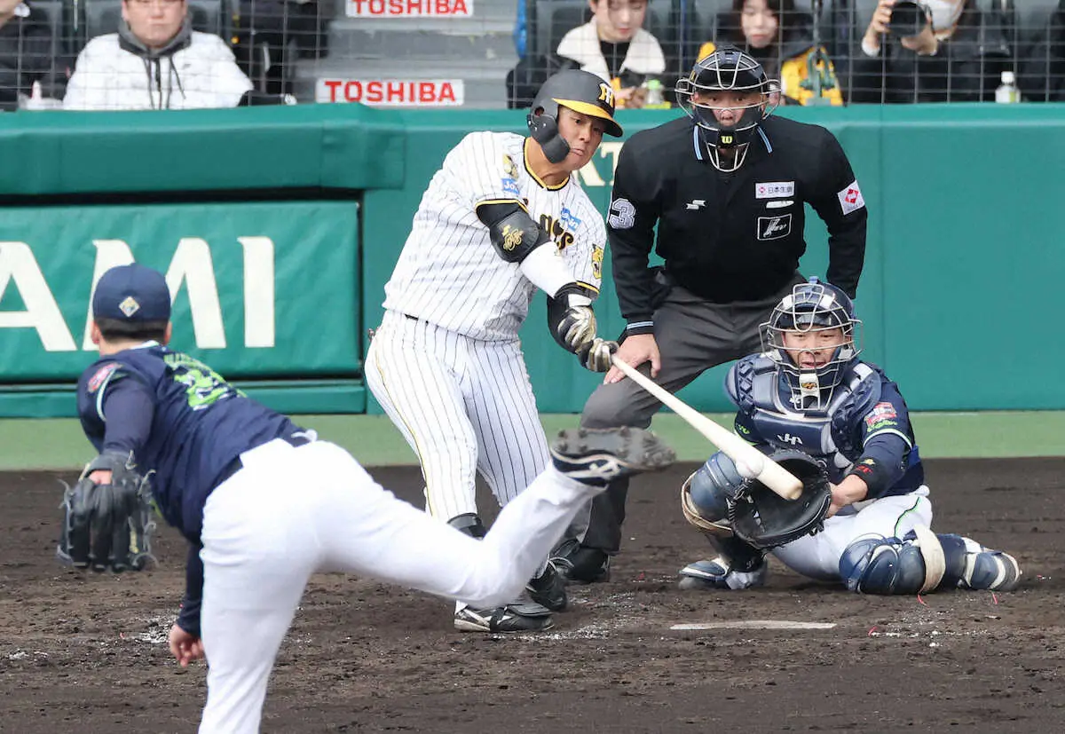 【画像・写真】阪神・前川が巧妙なトリックプレー＆適時二塁打　ファウルフライ落球した前日の汚名を返上