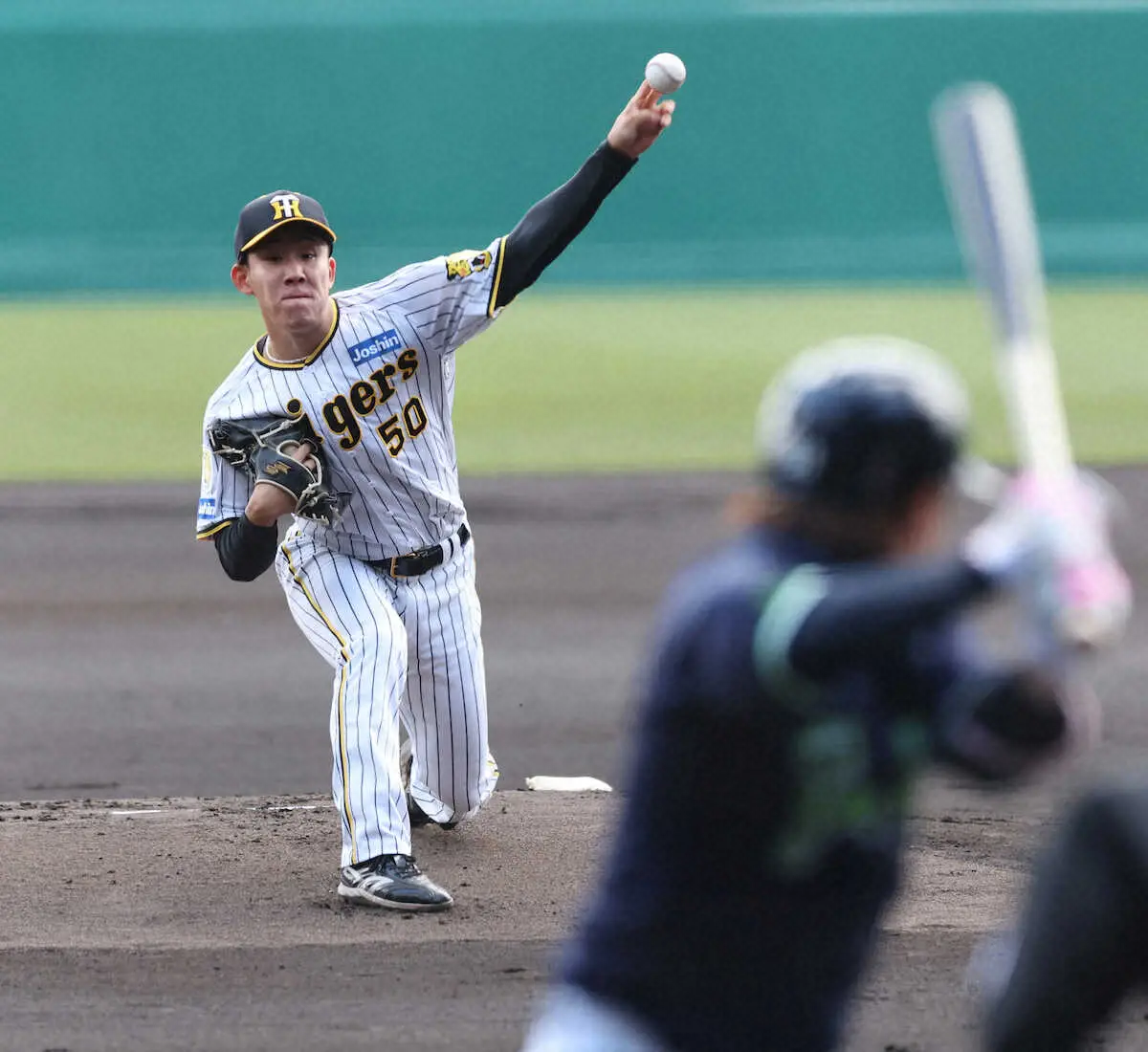 【画像・写真】急きょ先発の阪神・富田は4回2失点「もっと球の強さで押して行けたら」満点アピールはならず
