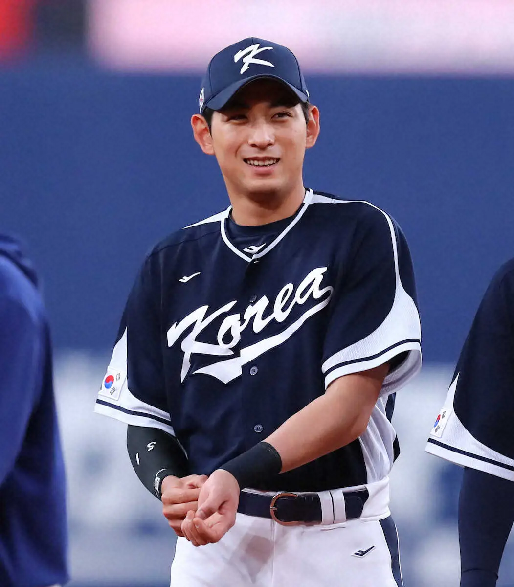 【画像・写真】ジャイアンツ　李政厚が「憧れの人」と初対面　同じ背番号　緊張も「うれしかった」