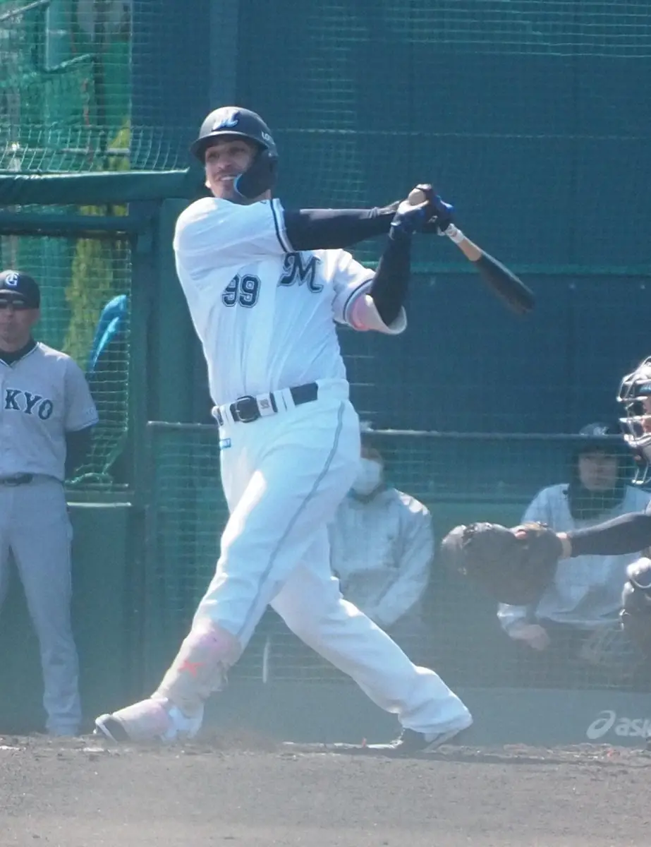 【画像・写真】ロッテ新加入のソト　2軍戦2打数2安打に手応え「2本出たことは凄く良いこと」