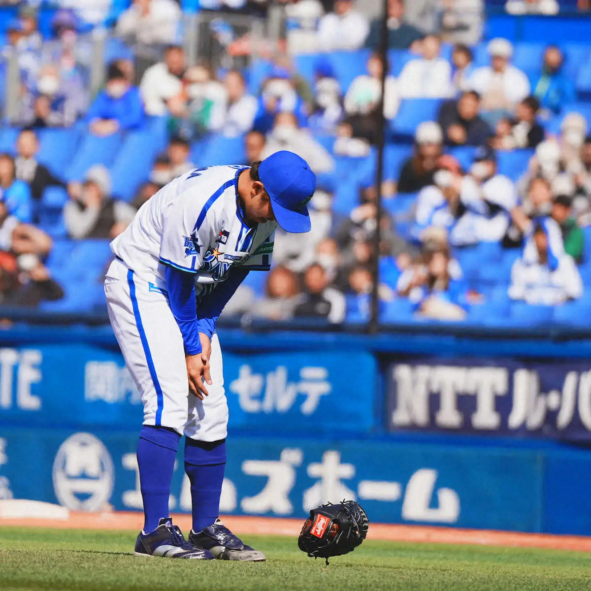【画像・写真】DeNA・東　打球直撃で降板も異常なし　試合後にジョークで「複雑骨折です」