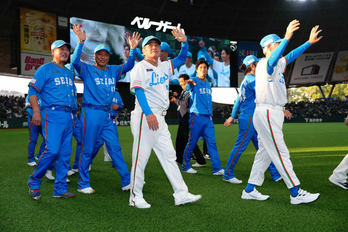 【画像・写真】西武　球団初OB戦に往年の名選手が集結！秋山、バック宙回避も2安打2打点でMVPに
