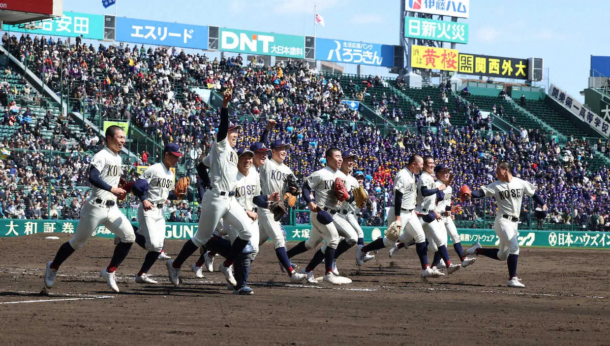 【画像・写真】開幕戦を延長戦で制した八戸学院光星の4番・山本「ゴミ拾いが勝利につながった」