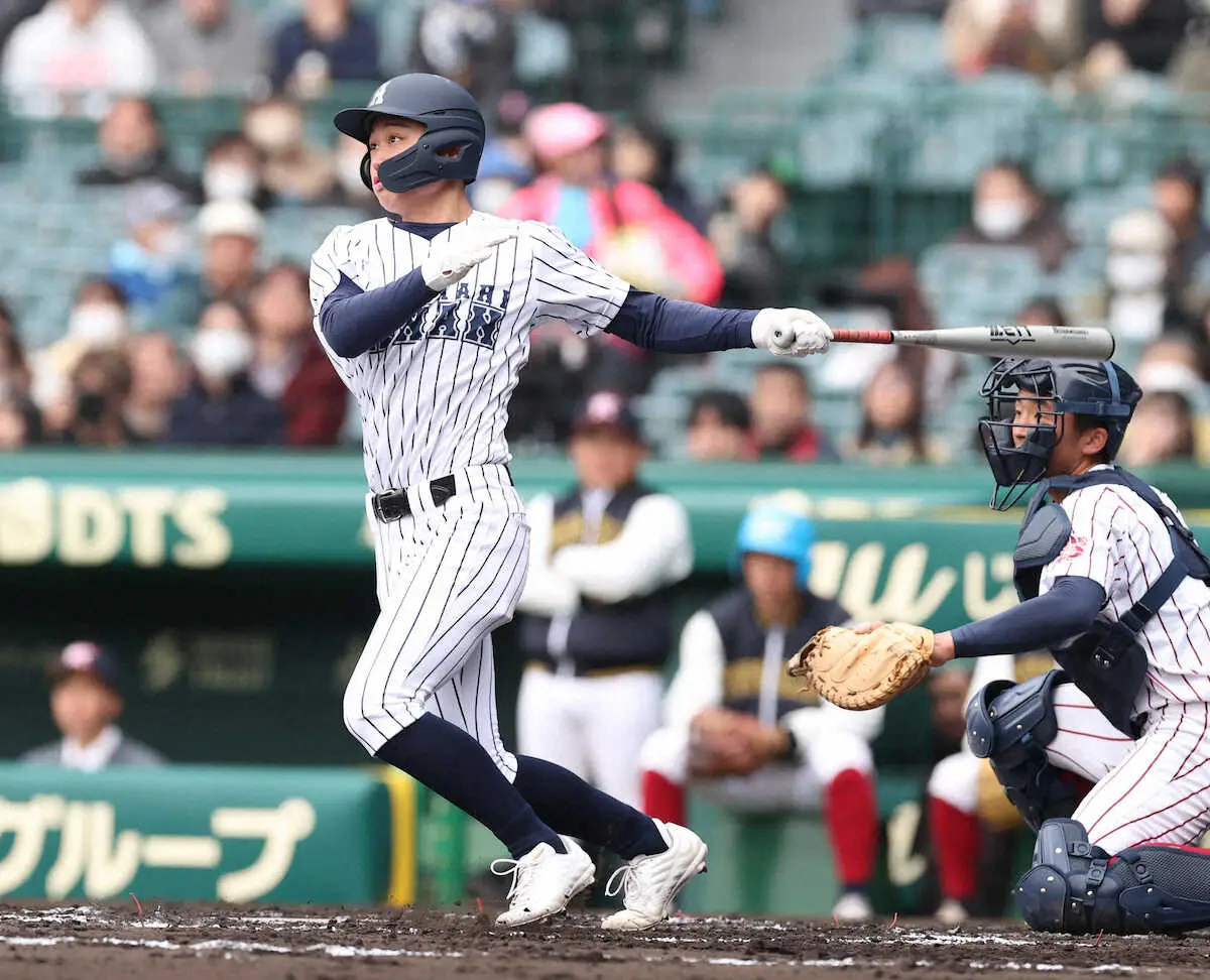 【画像・写真】【センバツ】阿南光が序盤から5点の猛攻　2番・西村幸盛が走者一掃の適時二塁打