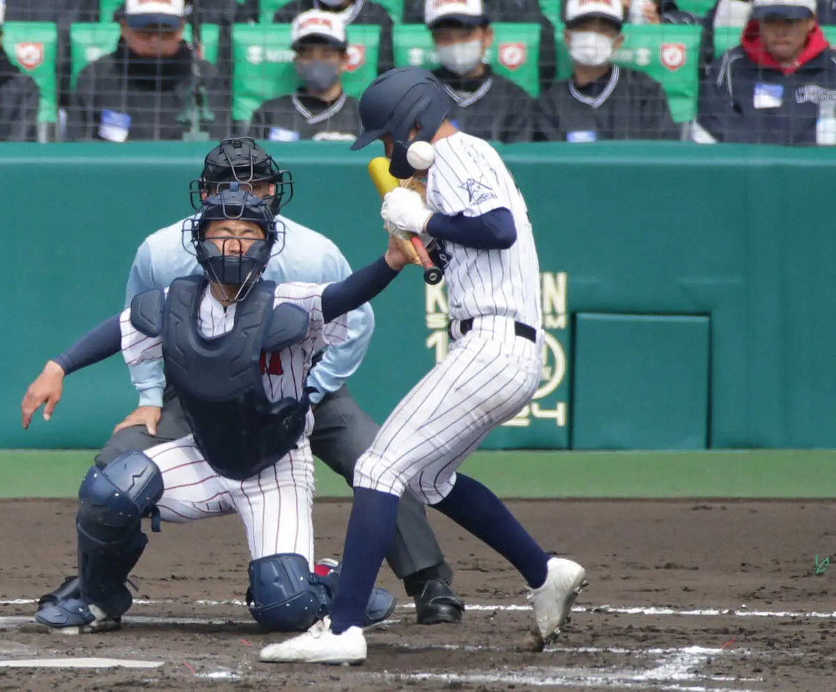 【画像・写真】【センバツ】顔付近に死球受けた阿南光・井坂　グラウンド戻り豊川にも一礼　スタンドからは拍手