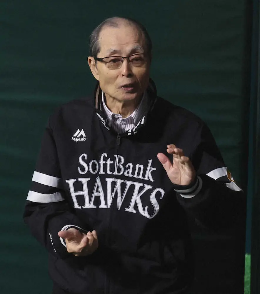 【画像・写真】ソフトB・王会長　「山川は30発打つ」　練習視察で太鼓判　本人も意欲「最低ノルマだと思う」