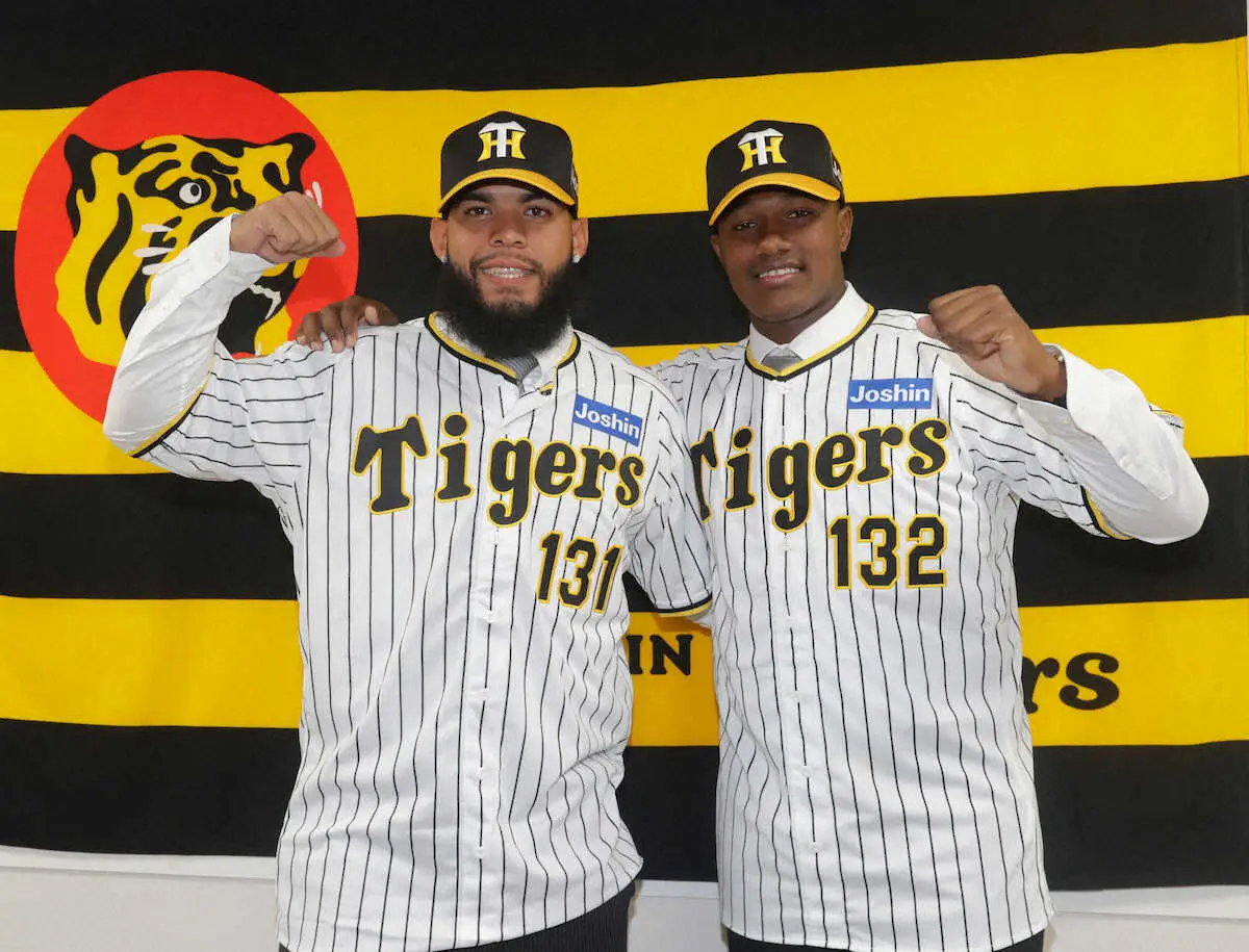 【画像・写真】阪神　トライアウトで獲得、ベタ＆マルコンビが入団会見　マルティネス「マルちゃん」と呼んで