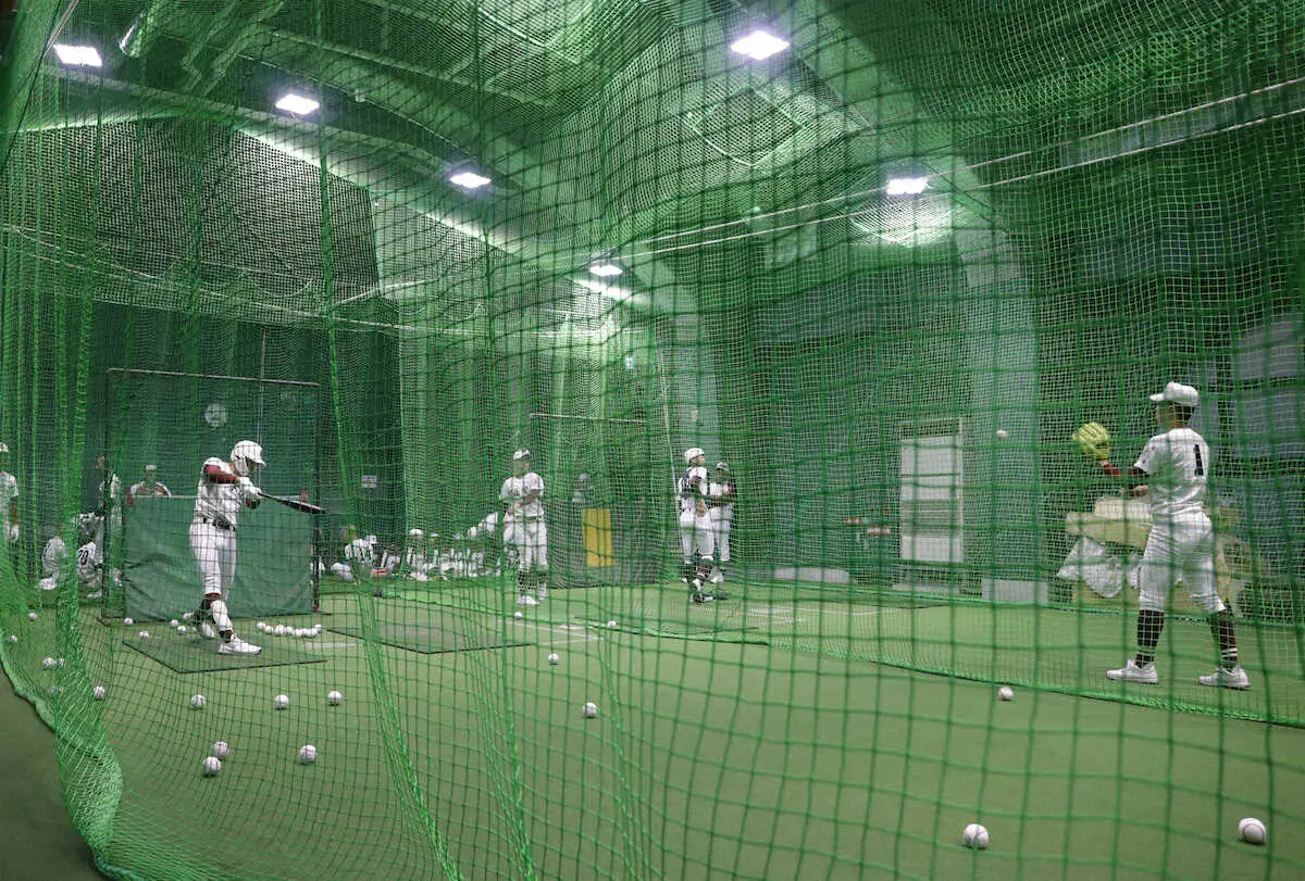 【画像・写真】常総学院・若林主将　悪天候の試合にも自信「準備は万全」　初戦順延で室内練習で調整