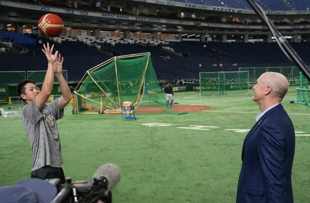 【画像・写真】巨人・秋広優人　バスケ日本代表監督から“スカウト”されてた!?シュートフォーム披露もまさか…
