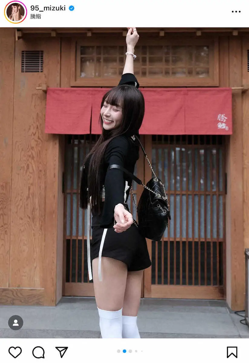 【画像・写真】フォロワー181万以上の大人気台湾チア　ブラックショーパンの美脚ニーハイS！「絶対領域やばい！」の声