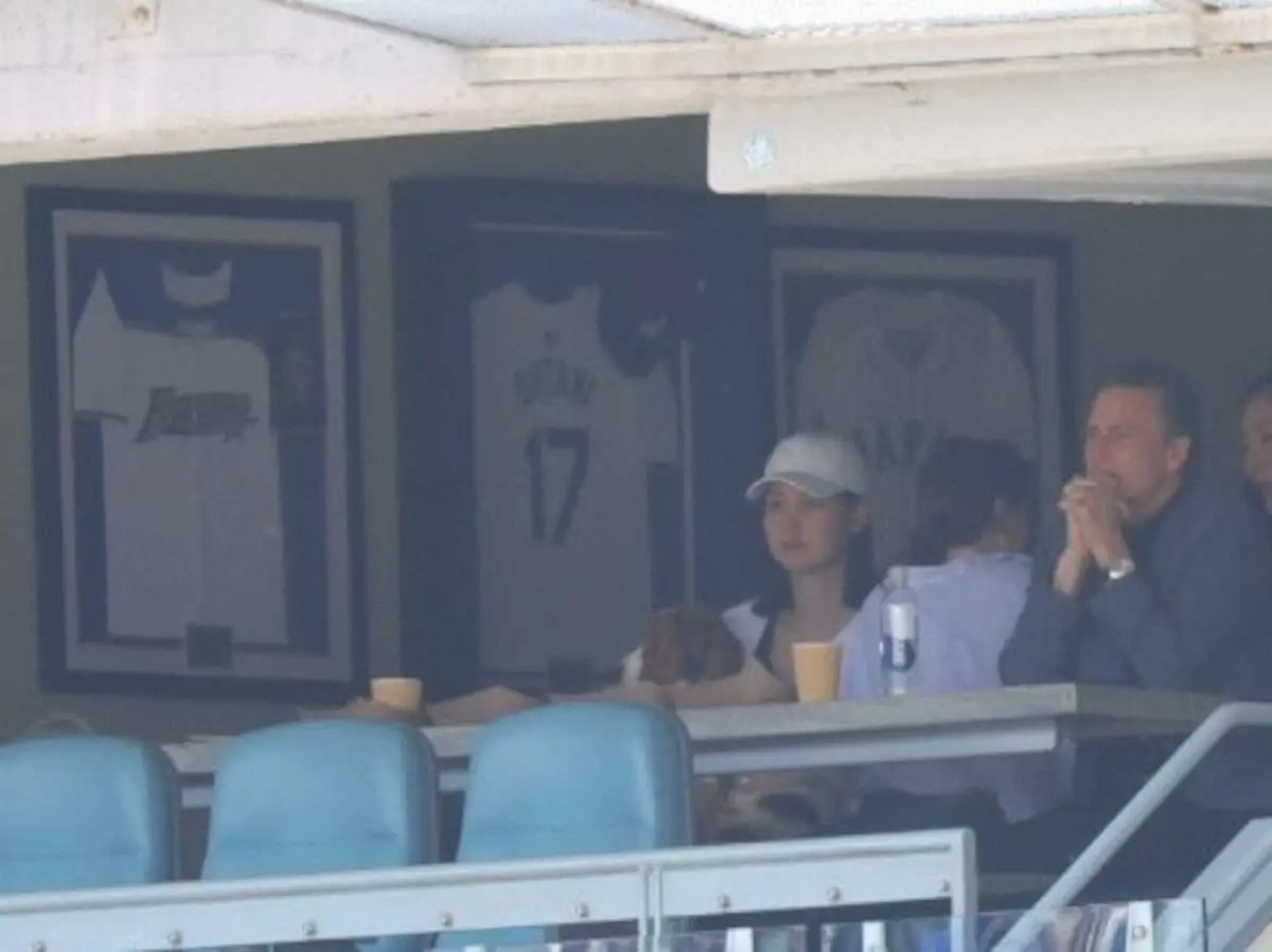 【画像・写真】大谷翔平の真美子夫人も本拠開幕戦を観戦　愛犬デコピンは初観戦　家族の前で移籍後初マルチ安打