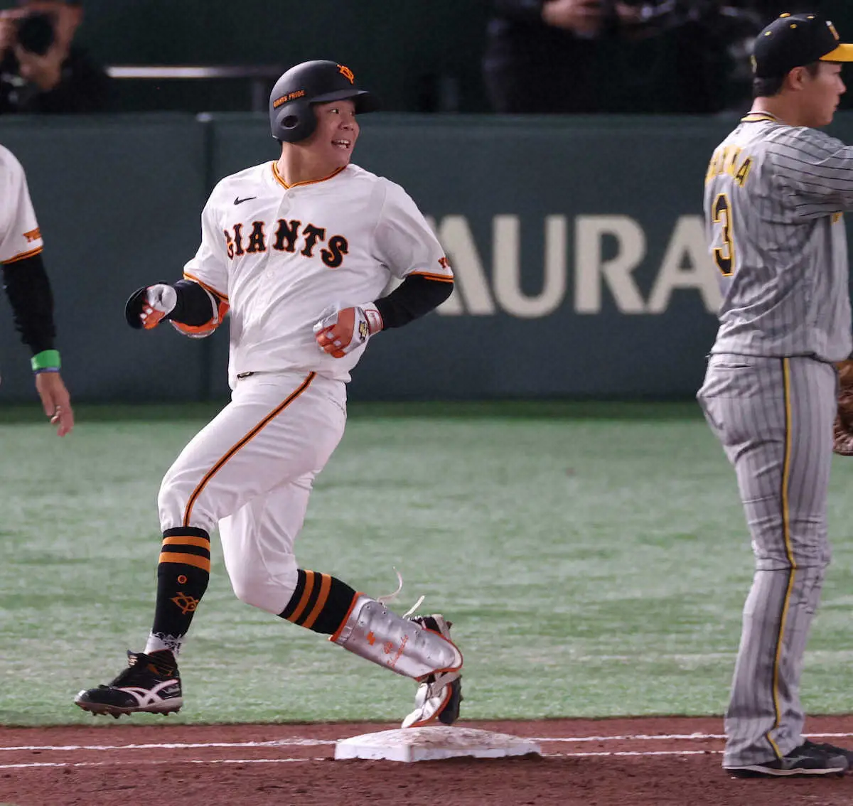 【画像・写真】巨人・佐々木俊輔がプロ初安打！　巨人新人23年ぶり開幕戦スタメンで阿部、仁志に続けるか