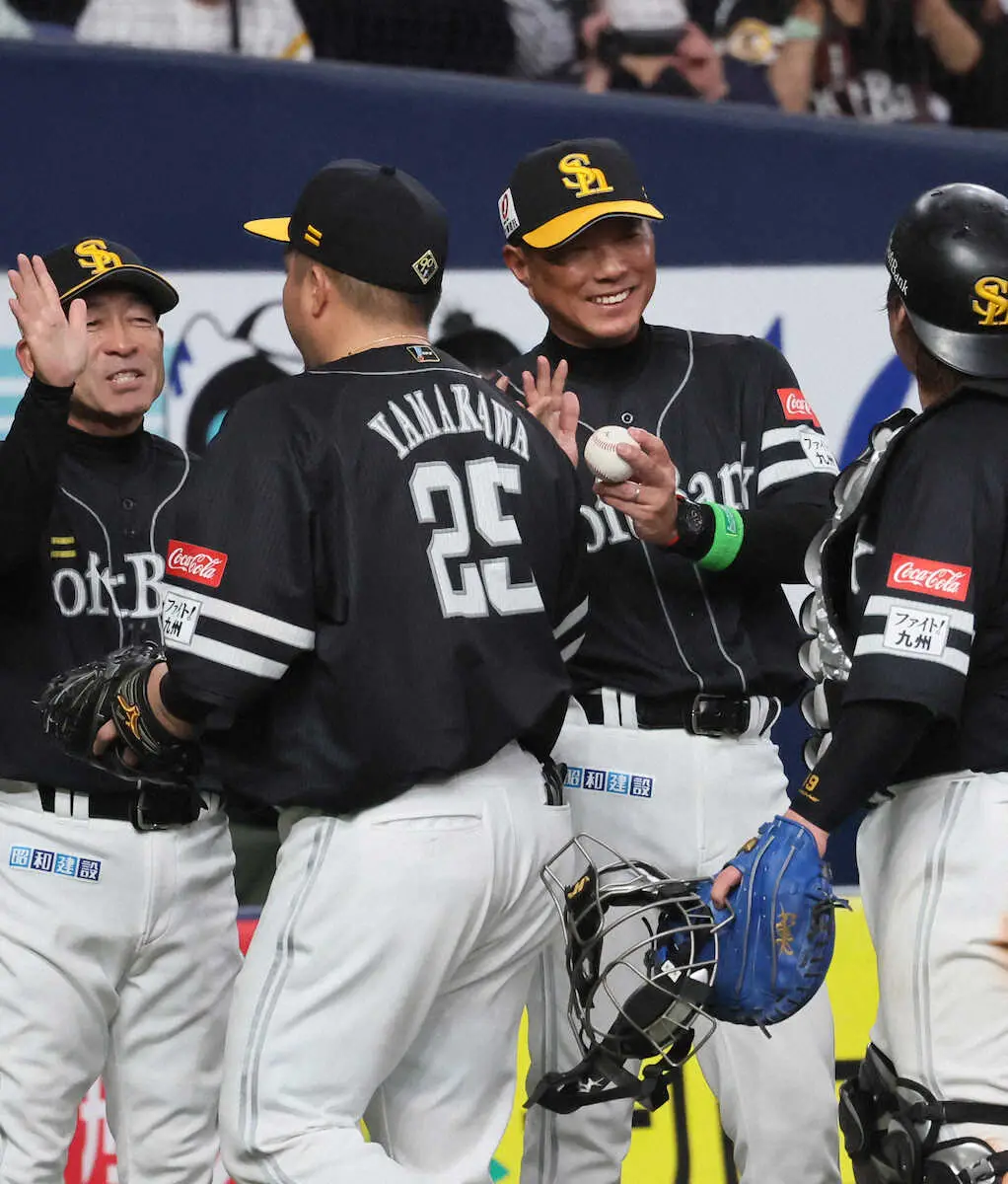 【画像・写真】ソフトバンク開幕戦8連勝！小久保監督は初陣1勝　山川の移籍後1号がV弾　有原7回途中1失点王者斬り