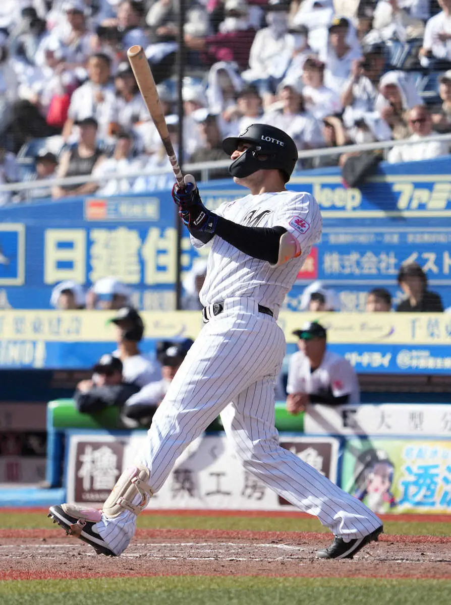【画像・写真】ロッテ、ソトで1勝　DeNAから来た新助っ人が全3打点「真ん中から外の球」待って内角反応