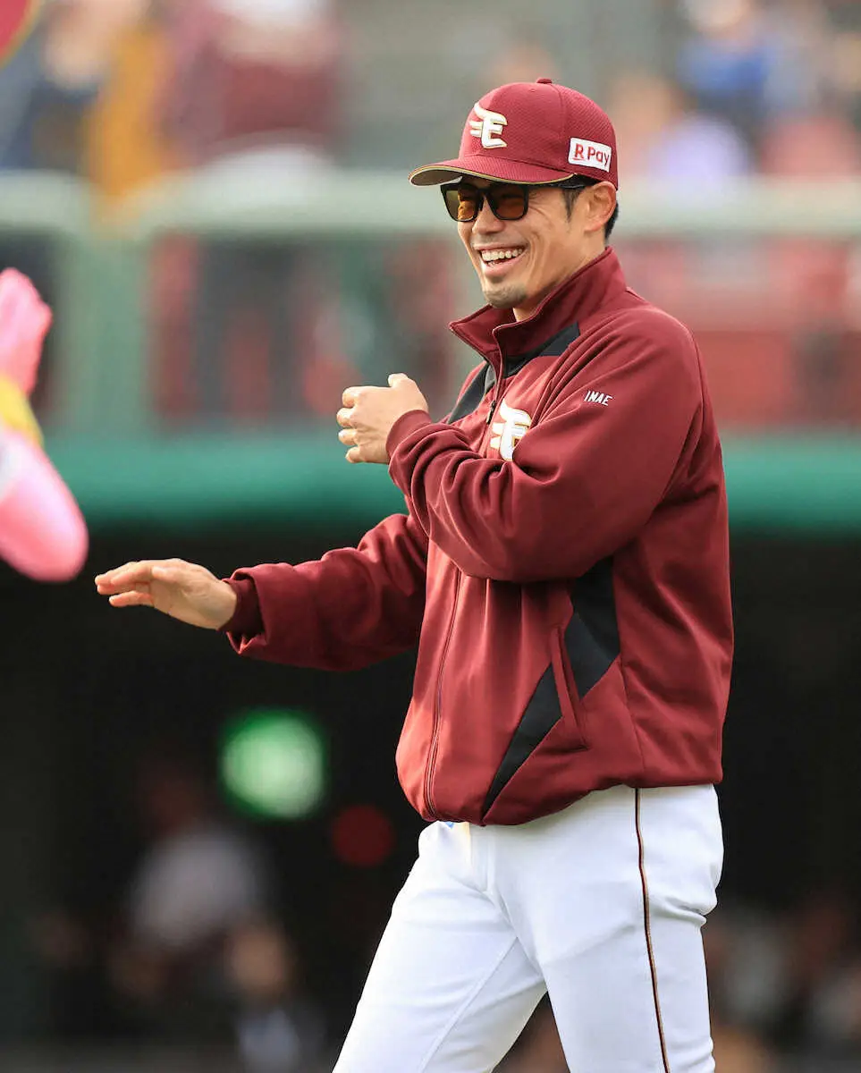 【画像・写真】楽天・今江監督　初勝利に「ホッともなにも興奮しすぎて訳分かんないです」