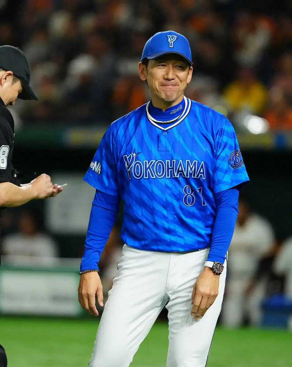 【画像・写真】【隠しマイク】DeNA・三浦監督「ではクローザーどうぞ」。報道陣にも先発、中継ぎ、抑えの質問担当が