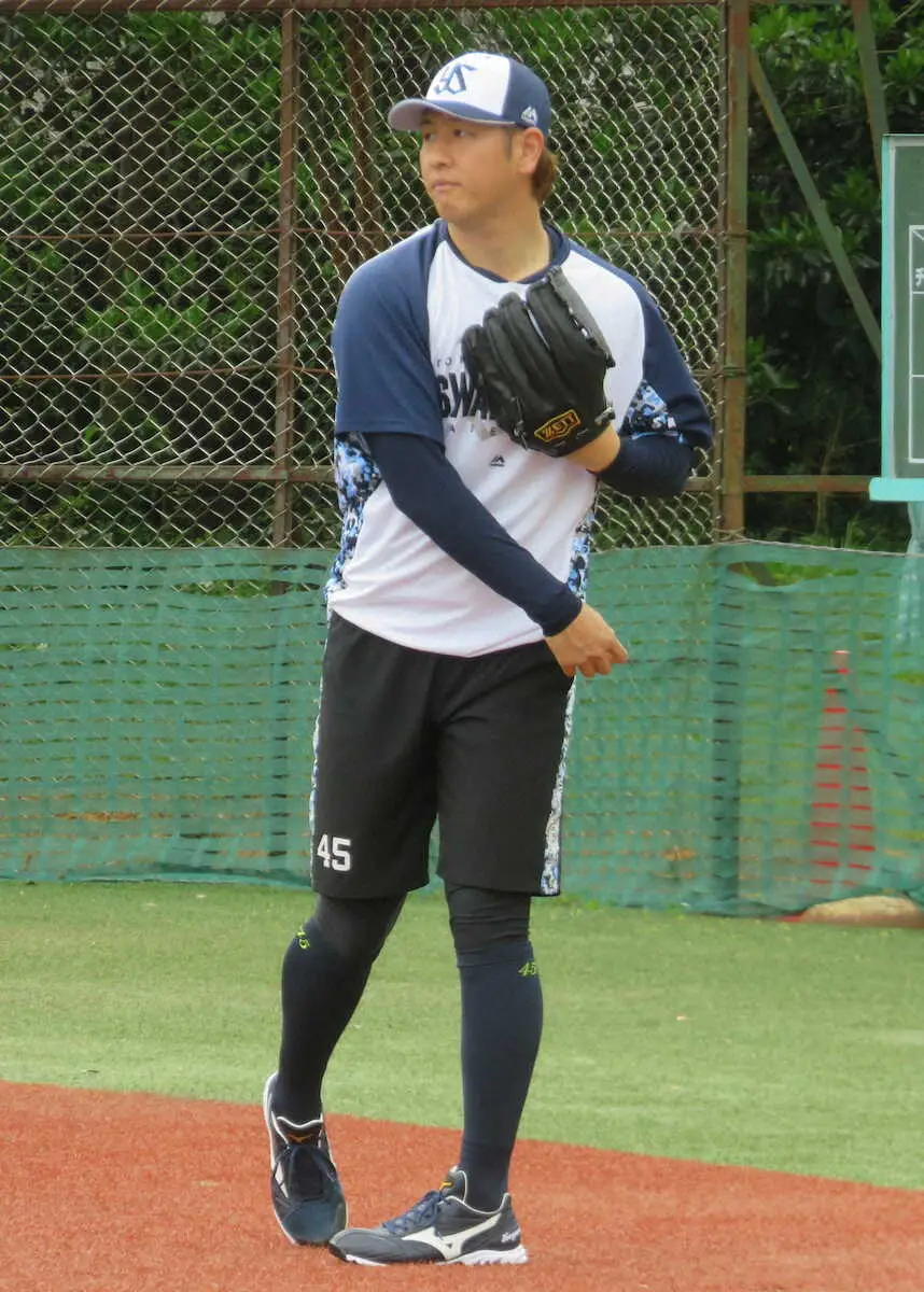 【画像・写真】ヤクルト・小沢　“長渕パワー”で今季1勝を「良い曲だな」