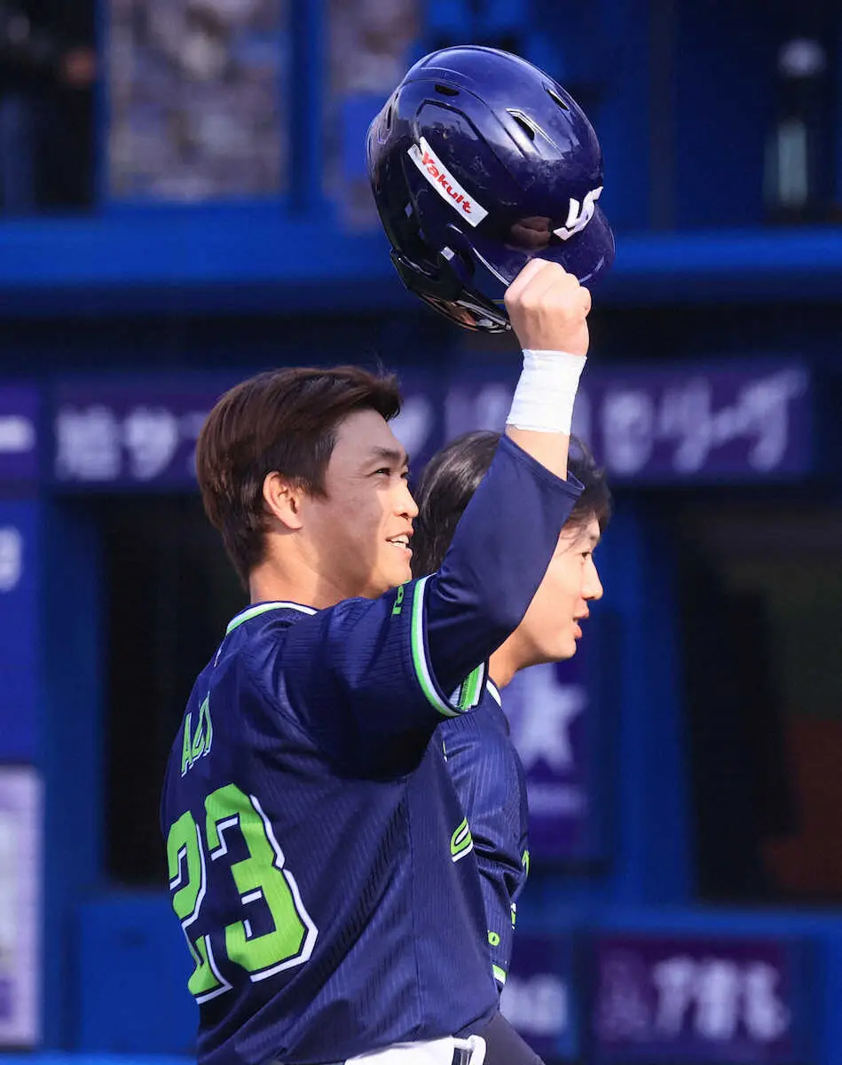 【画像・写真】ヤクルト　高津采配ズバリ「2番・村上」から逆転劇演出!村上は今季初打点をマーク、連敗3で止まる