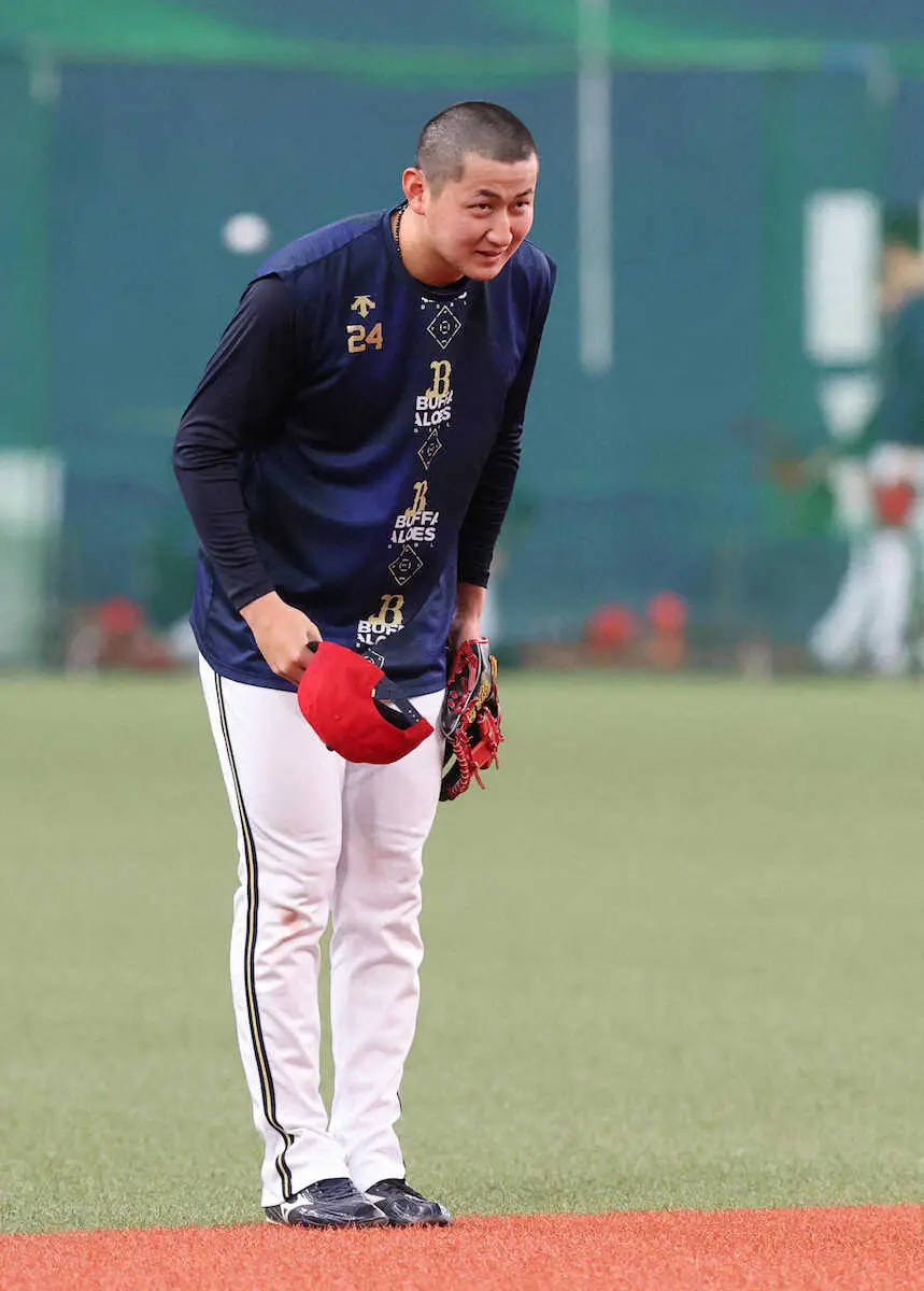 【画像・写真】オリ・中嶋監督　2安打の紅林に苦笑い「勝手に坊主にして…」「俺がやらしたみたいになるからやめてくれ」