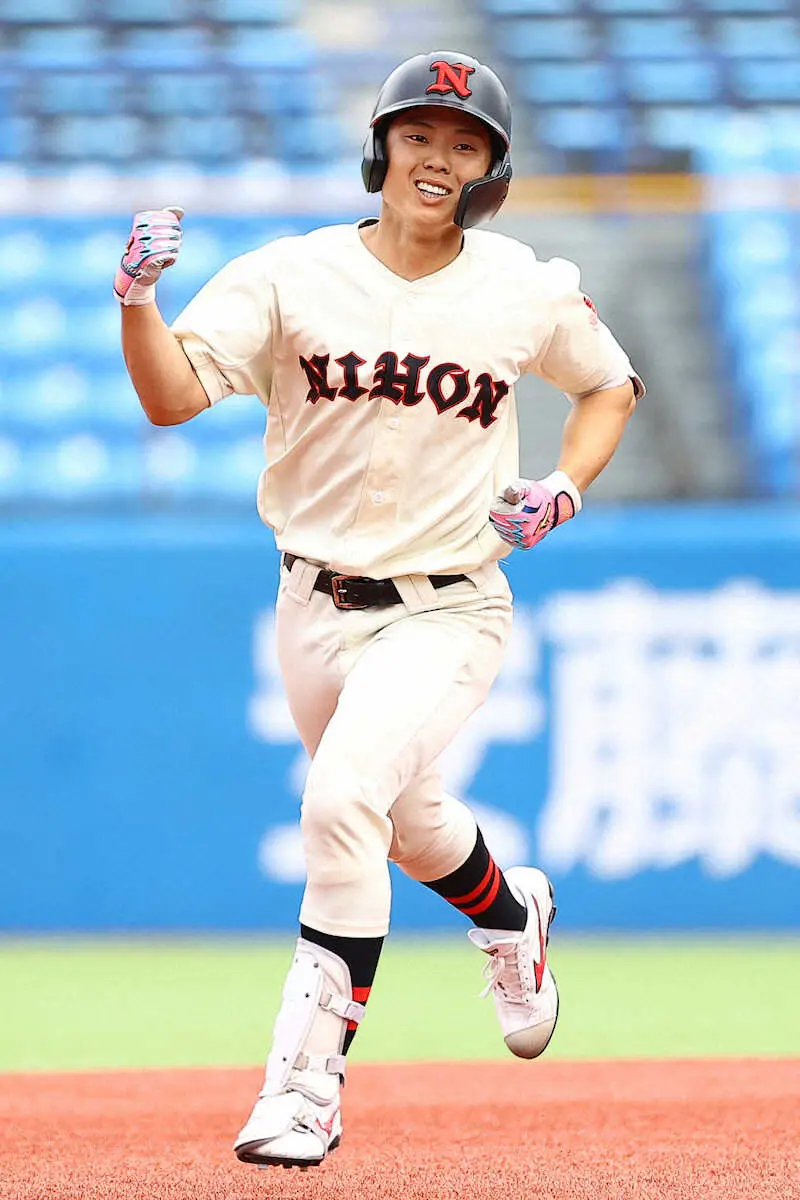 【画像・写真】日大　ベンチも仰天！角田がリーグ戦初アーチ　指揮官も「まさかホームランとは…」