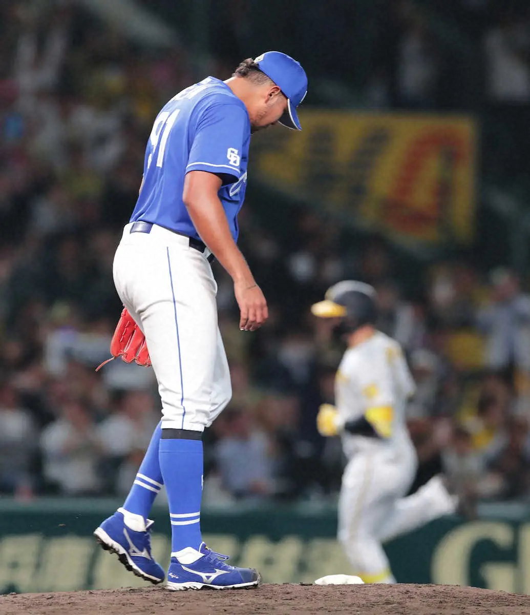 【画像・写真】中日・メヒア　“虎キラー”まさか4回4失点「相手チームに攻略されてしまった…」　打線も援護できず零敗