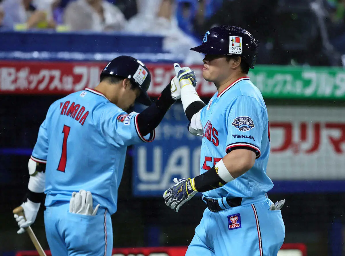 【画像・写真】ヤクルト・村上　2戦ぶり4号！雨の神宮切り裂くバックスクリーン弾　ここ4戦3発と完全復調