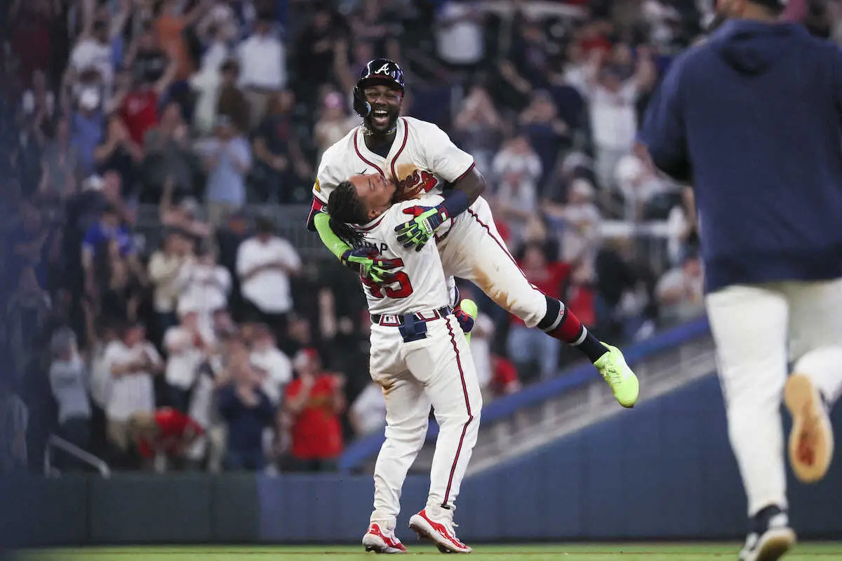 【画像・写真】上位打者が不調でも、先発投手が不安定でも両リーグトップ勝率のブレーブス　連敗しないチームの原動力は？