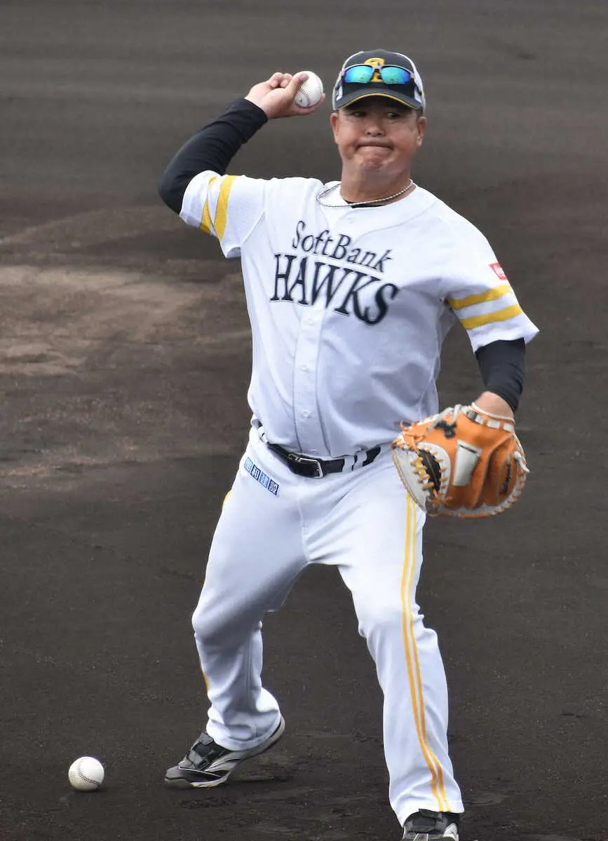 【画像・写真】【筑後のおじ鷹】ソフトバンク・的山4軍バッテリーコーチは「甲斐2世」育成が最大のミッション