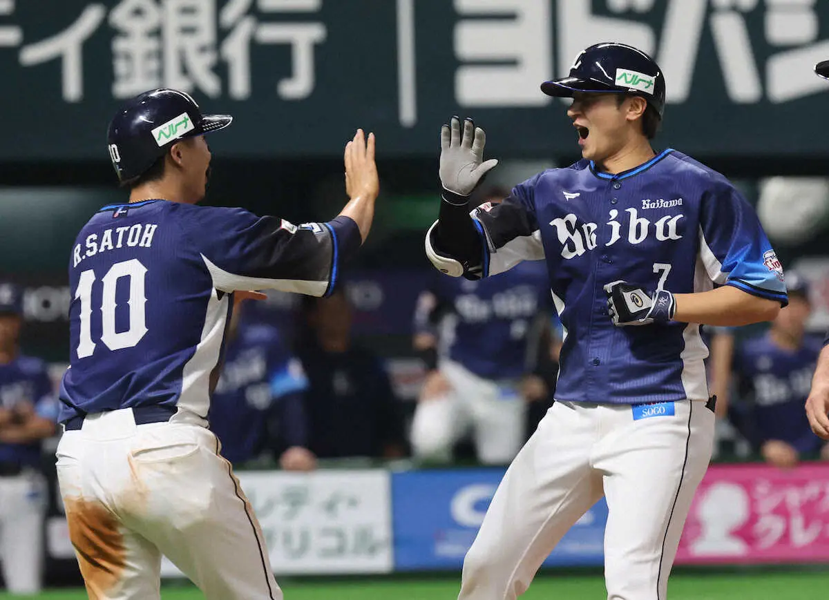 【画像・写真】西武・金子侑　1000試合出場で自ら祝砲「思い切っていったことで良い結果になった」