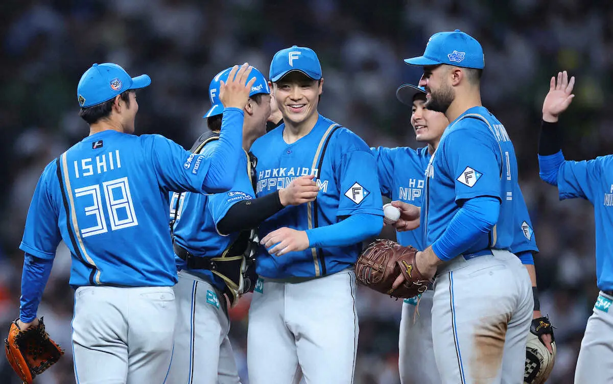 【画像・写真】日本ハム・山崎　7年ぶり完投勝利！「9回いくよ」指揮官の熱い言葉「それが一番うれしかった」