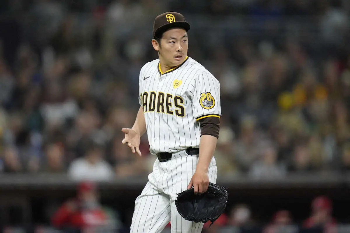 【画像・写真】パドレス・松井　雪辱の回またぎ、打者5人に2K完全投球！ダルの初勝利につなげ「本当にうれしい」