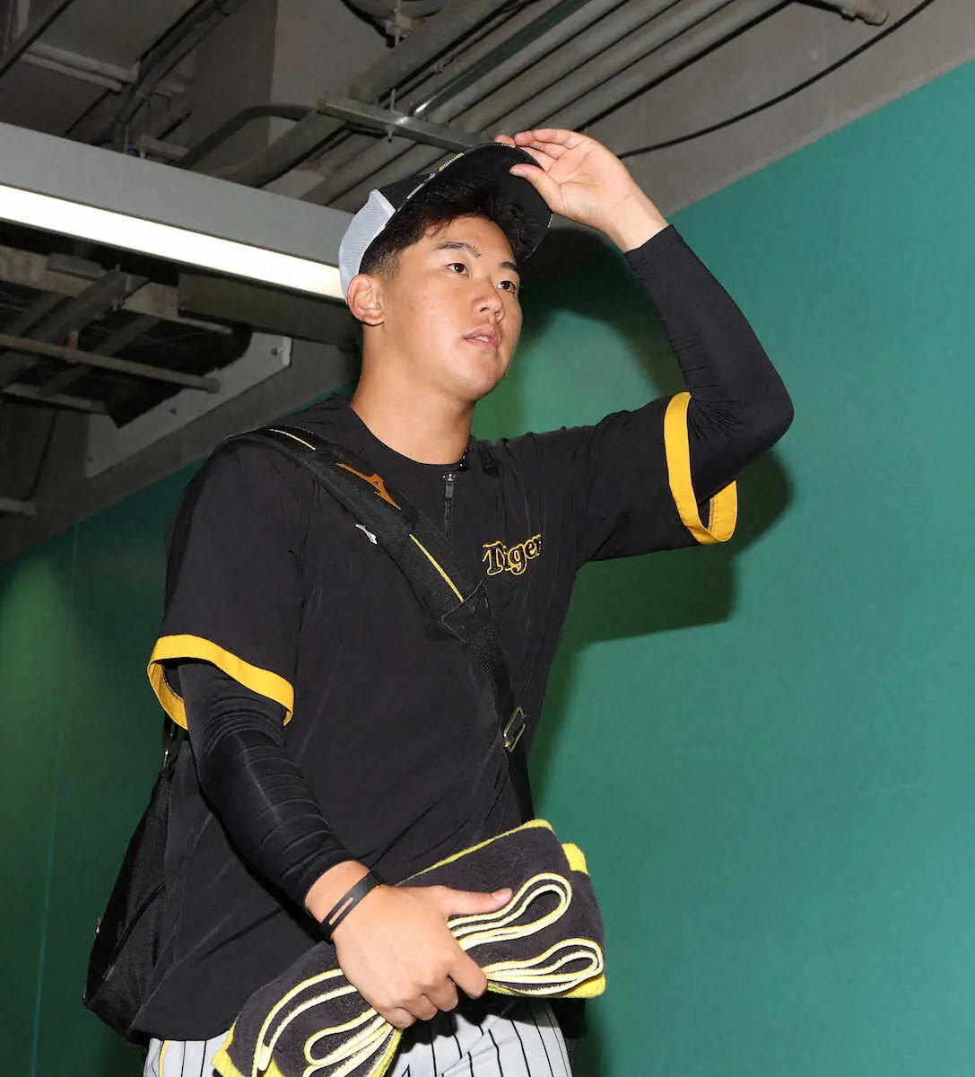 【画像・写真】阪神・岡田監督　6失点の門別に「腕振らんとな。もっと大胆にいかな」　失策で失点の加治屋は2軍降格へ