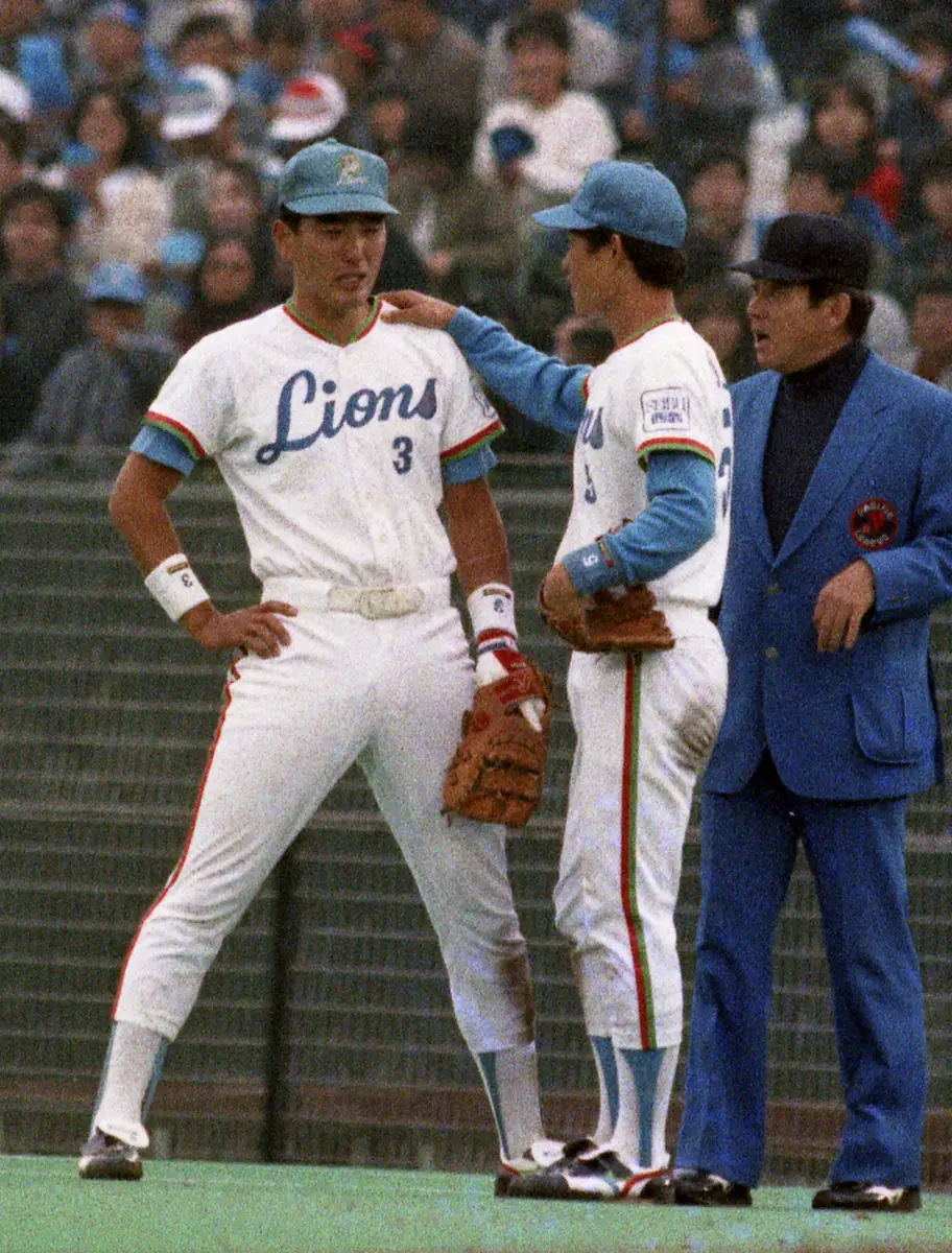 【画像・写真】1987年、プロ野球日本シリーズ第6戦9回2死、優勝目前にして感極まって涙した西武・清原（左）