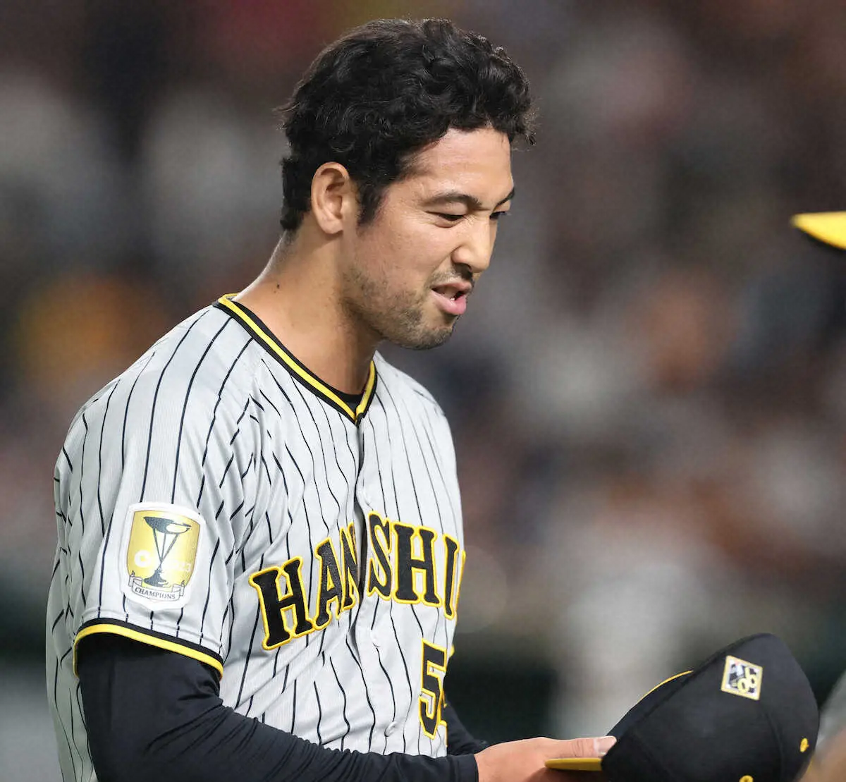 【画像・写真】阪神・加治屋、登録抹消へ　巨人戦の8回に登板し1回2失点　岡田監督「なんで慌てる」自らの悪送球響く