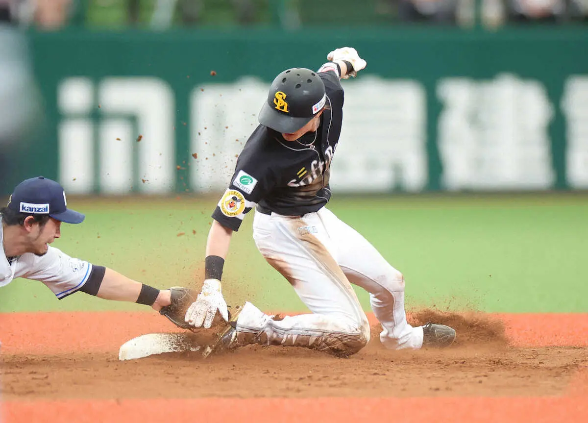 【画像・写真】ソフトバンク・周東が「足」のプレッシャーで見事同点！外崎の送球エラーを誘う