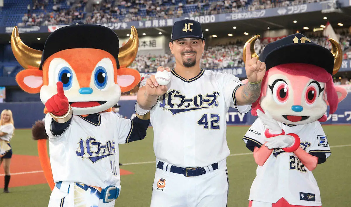 【画像・写真】オリックスのマチャドが来日初セーブ　右肘張りで離脱の平野佳を気遣う「早く戻ってくること願ってます」