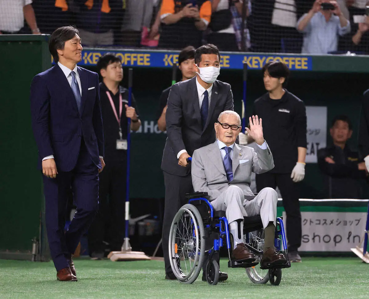 【画像・写真】徳光和夫　長嶋茂雄氏の“車いすを押していた”人物に言及　長嶋氏が「宴会で歌う曲」明かす
