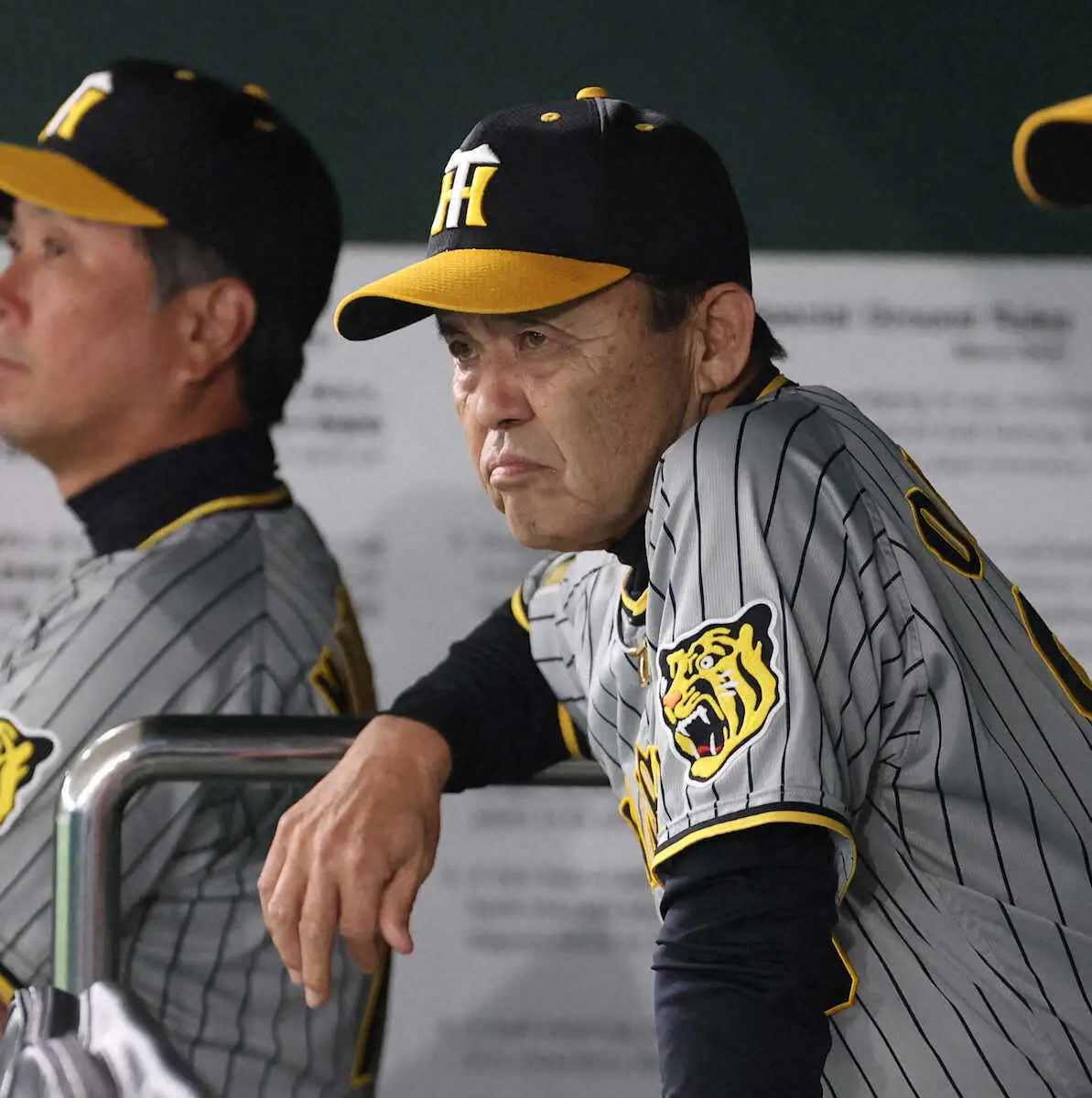 【画像・写真】連敗の阪神・岡田監督「フォアボールが絡むよな、点が入る時に」木浪のライナー帰塁判断「そら難しいよ」