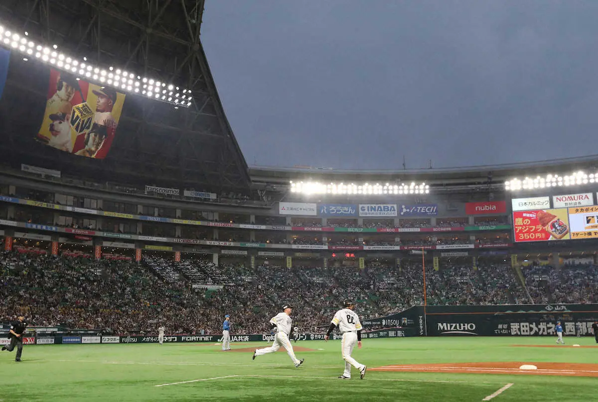 【画像・写真】ソフトバンク・山川が量産態勢「強いスイングできた」　いつもは見えない本拠の夜空にアーチ