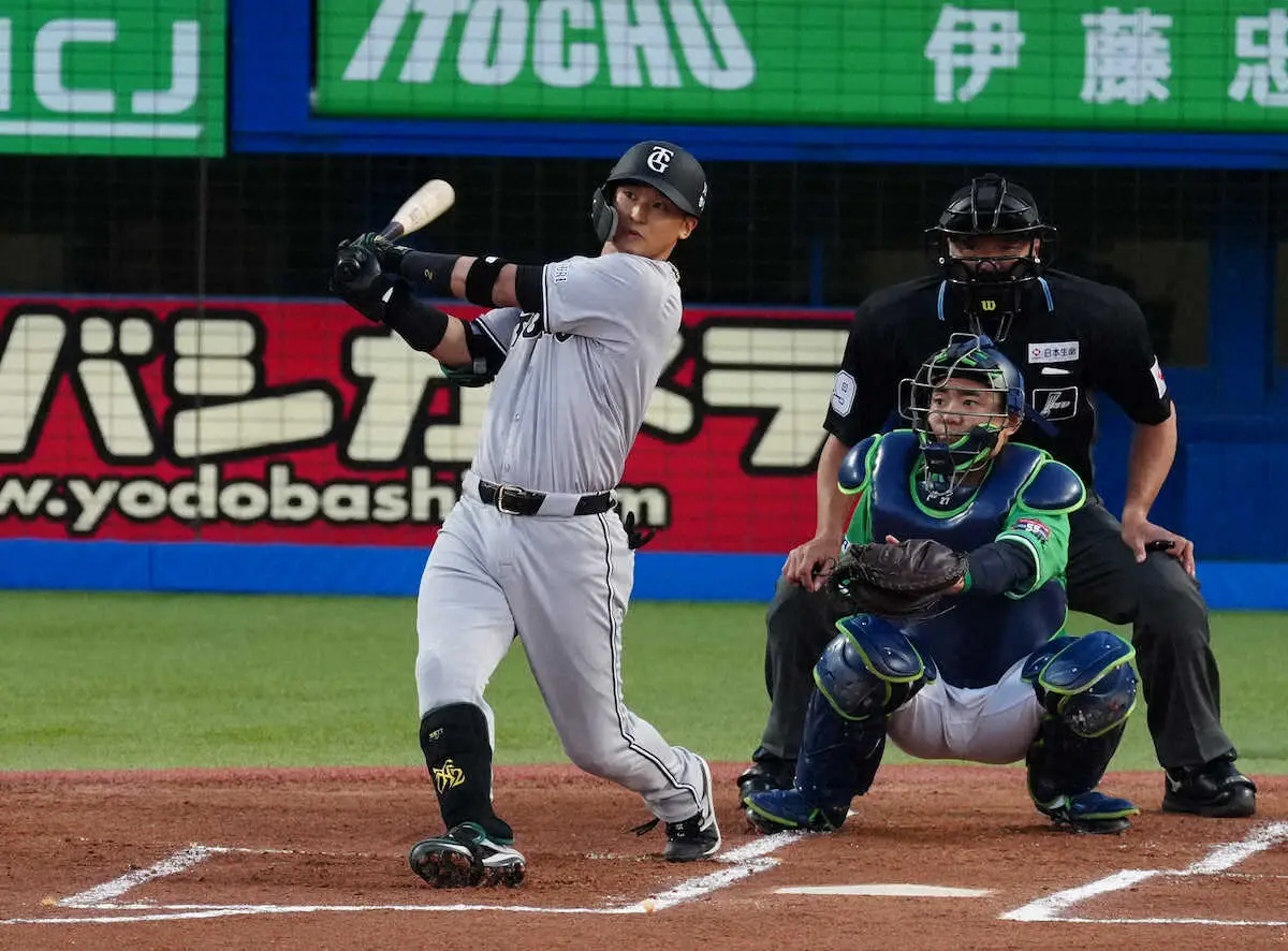 【画像・写真】巨人・吉川　今季初アーチ！　ヤクルト・ヤフーレ討ち先制ソロ