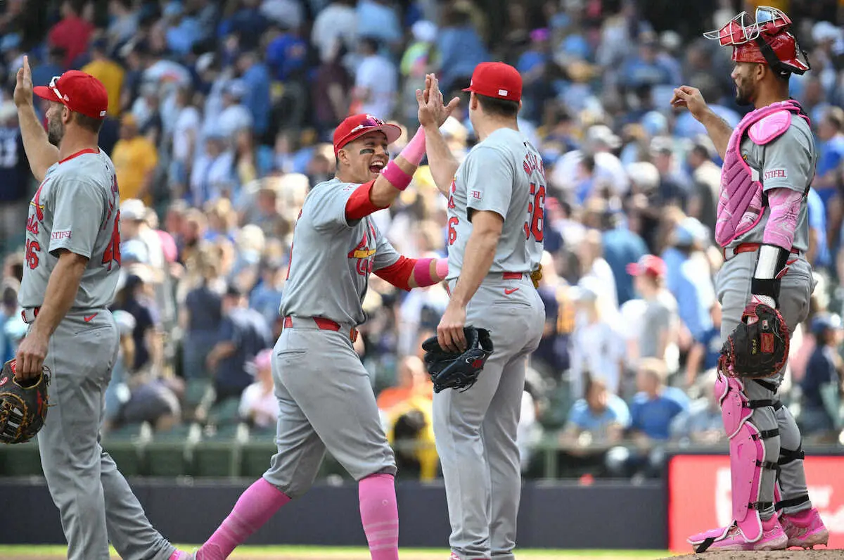 【画像・写真】カージナルス・ヌートバー　母への愛で躍動！母の名前刺繍グラブで出場、チーム連敗止めた