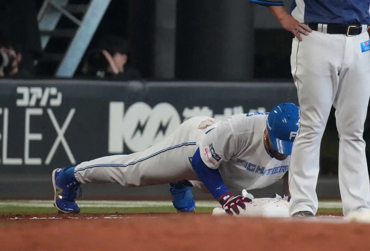 【画像・写真】日本ハム主砲マルティネスが適時三塁打＆“足”で生還！腕立て伏せパフォーマンスも披露