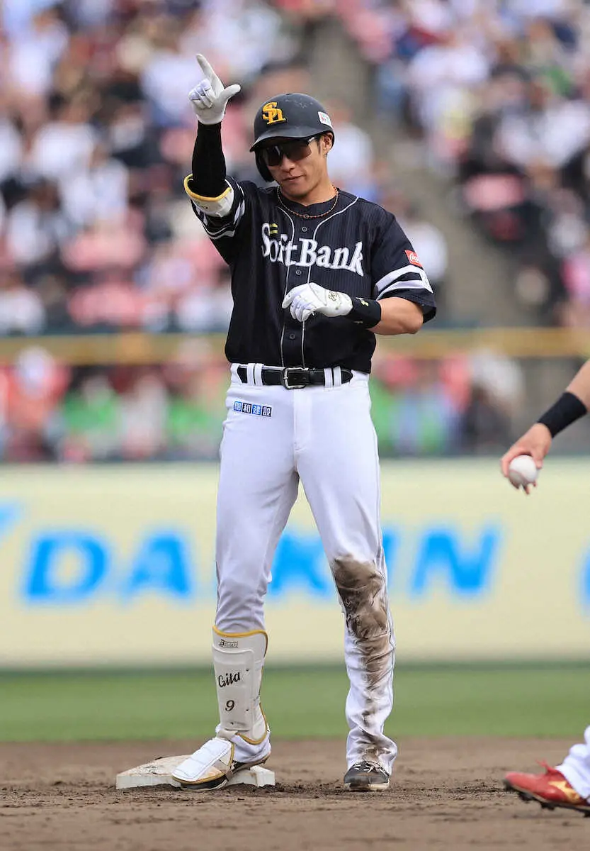 【画像・写真】ソフトバンク　柳田だ!　山川だ!　近藤だ!　クリーンアップそろい踏みで“不敗神話”14戦全勝