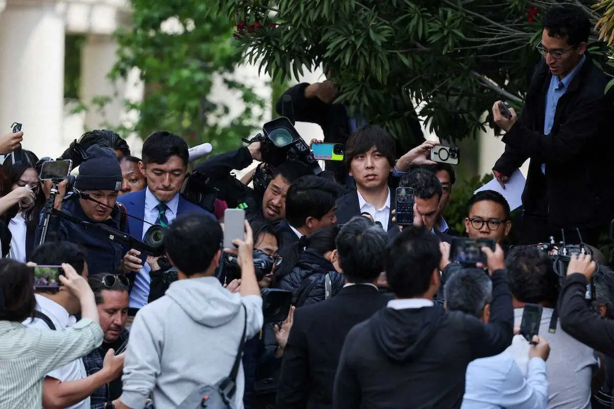 【画像・写真】水原一平被告　裁判所のエレベーターに同乗の本紙記者が見た姿　何も見ていないかのようなうつろな目…