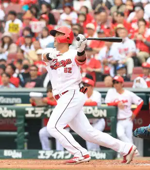 Gキラー広島・末包　「いけそうな気がしてました」1号逆転V3ラン　今季初の同一カード3連勝で2位浮上