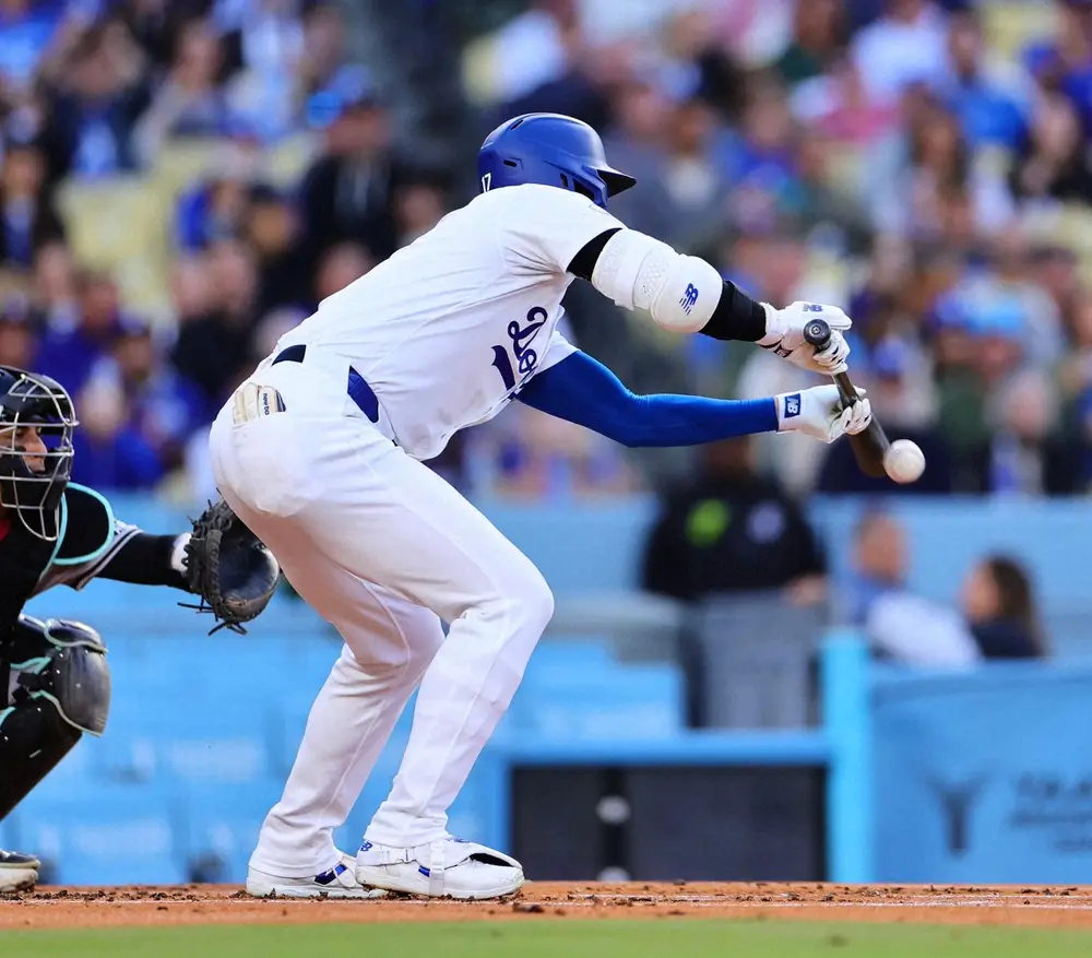【画像・写真】奇襲！大谷翔平が第1打席はセーフティバントで内野安打　サヨナラ打から一夜明け意表突くヒット