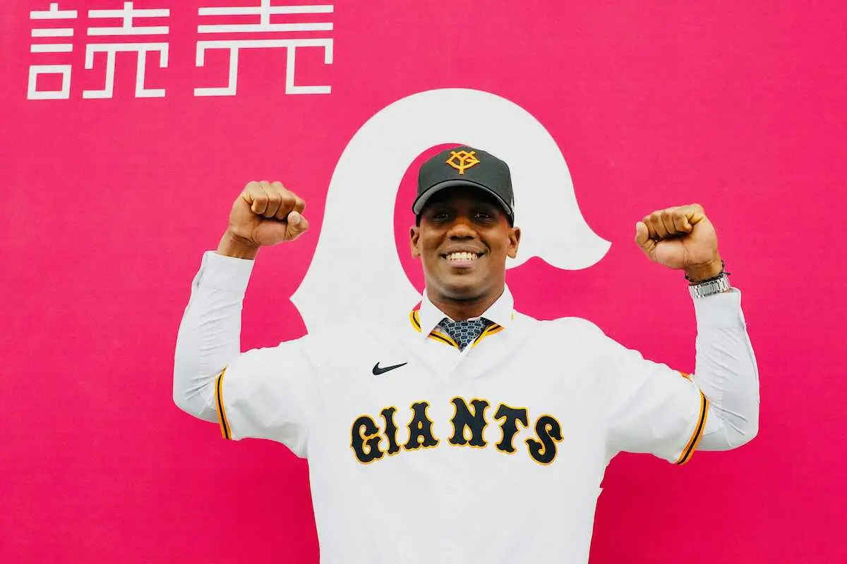 【画像・写真】巨人・ヘルナンデスが1軍練習に参加　東京ドームの印象に「ワオ！」「日本で初めて1軍の球場に…」